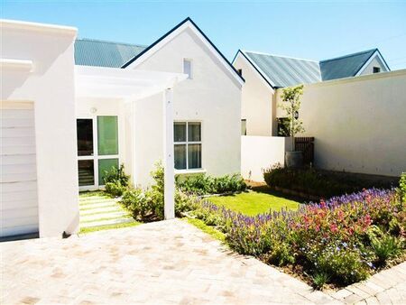3 Bedroom House in Diemersfontein Wine and Country Estate