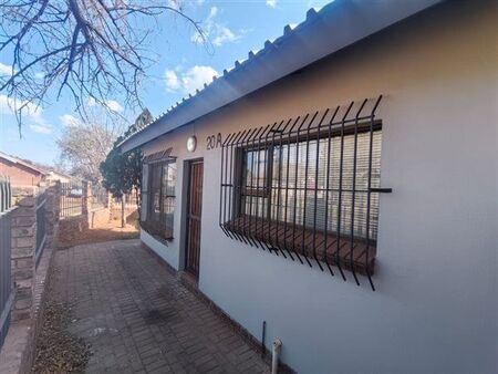 1 Bedroom Apartment in Postmasburg