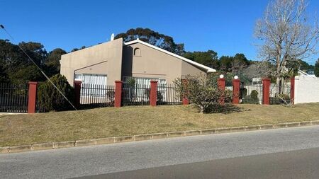 4 Bedroom house to rent in Mossel Bay Central