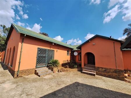 5 Bedroom House in The Reeds