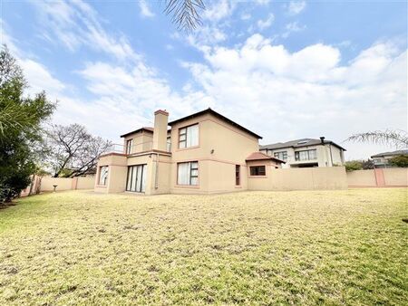 4 Bedroom House in Monavoni
