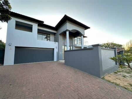 5 Bedroom House in Midstream Ridge Estate