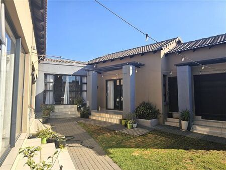 3 Bedroom House in Midlands Estate