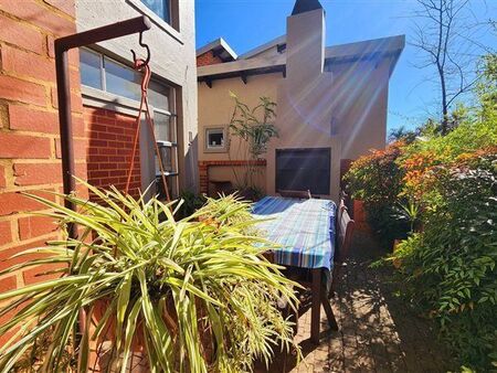 3 Bedroom Duplex in Die Hoewes
