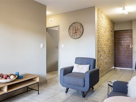 2 Bedroom Apartment in Die Hoewes