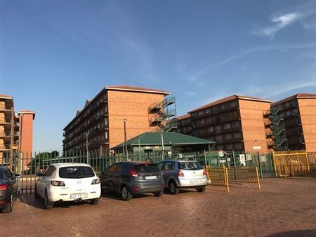 2 Bedroom Apartment in Die Hoewes