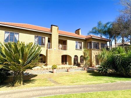 5 Bedroom House in Centurion Golf Estate