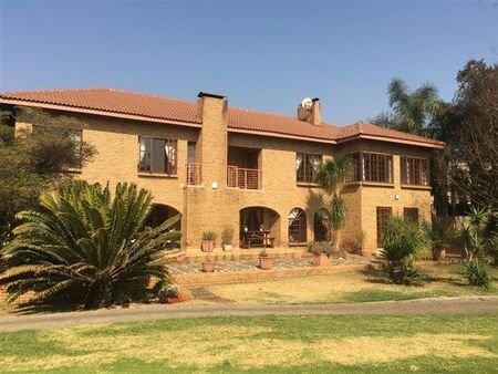4 Bedroom House in Centurion Golf Estate