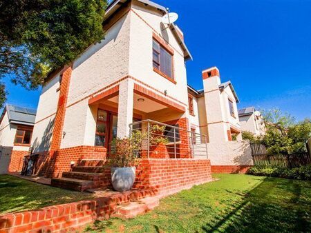 3 Bedroom Townhouse in Candlewoods Estate