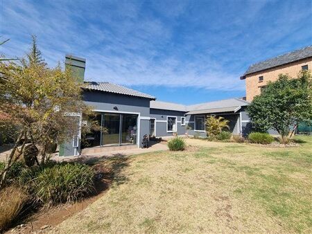 4 Bedroom House in Midlands Estate