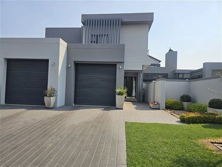 4 Bedroom House in Midstream Meadows