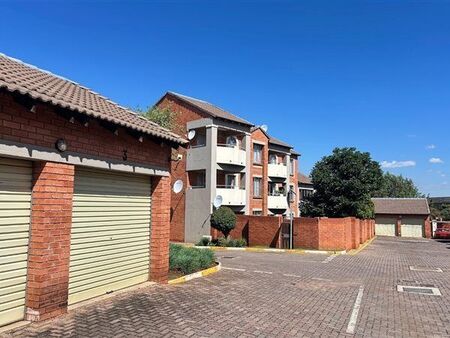 3 Bedroom Apartment in Die Hoewes