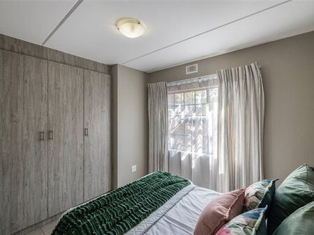 2 Bedroom Apartment in Die Hoewes