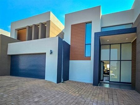 5 Bedroom House in Midstream Ridge Estate