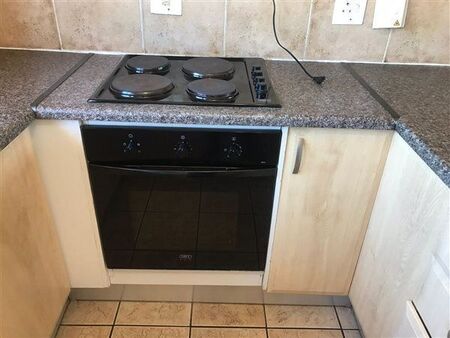 3 Bedroom Apartment in Die Hoewes