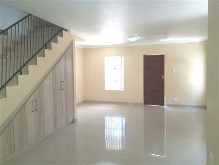 2 Bedroom Duplex in Overbaakens