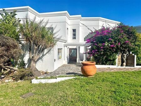 4 Bedroom House in Beachview