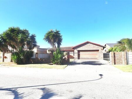 3 Bedroom House in Bluewater Bay
