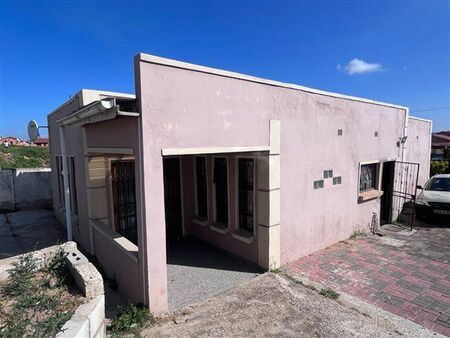 3 Bedroom House in Kwadwesi