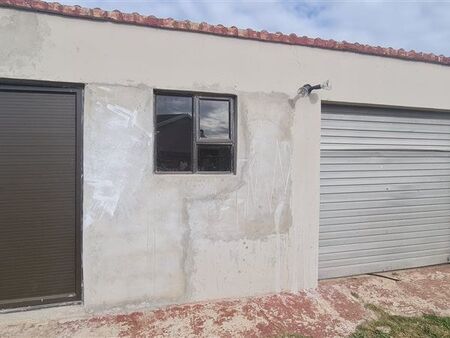 Studio apartment in Motherwell