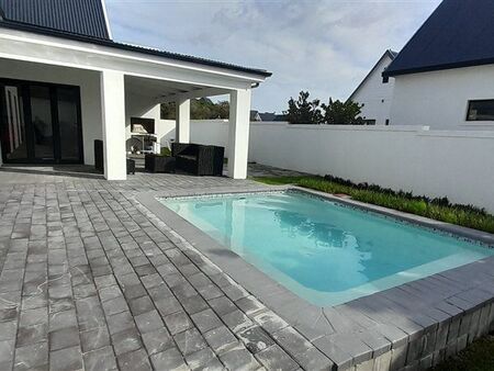 5 Bedroom House in St Francis Links