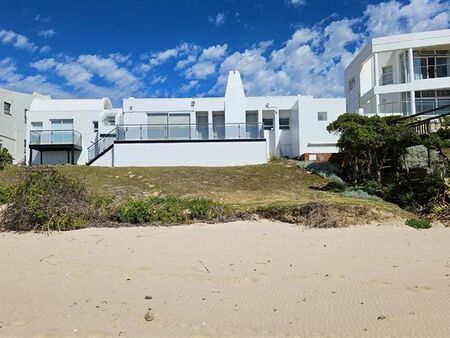 4 Bedroom House in Jeffreys Bay