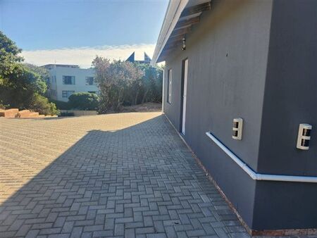 2 Bedroom House in Paradise Beach