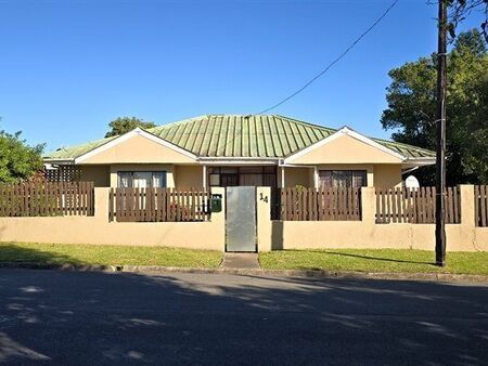 3 Bedroom House in Rosemount