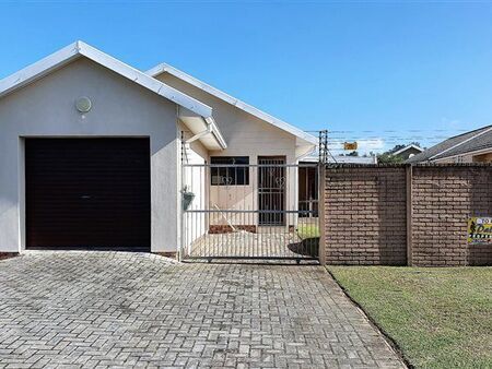 2 Bedroom House in Gonubie