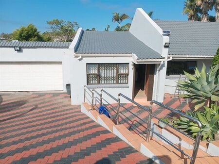 4 Bedroom House in Beacon Bay