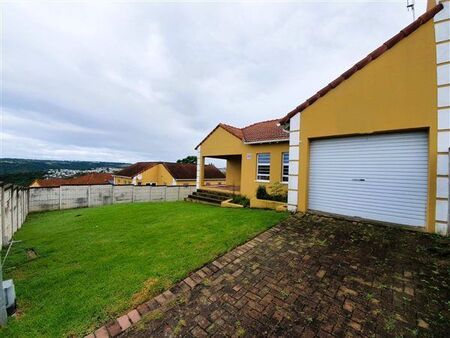 2 Bedroom Townhouse in Beacon Bay