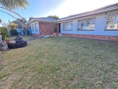 4 Bedroom House in Gonubie