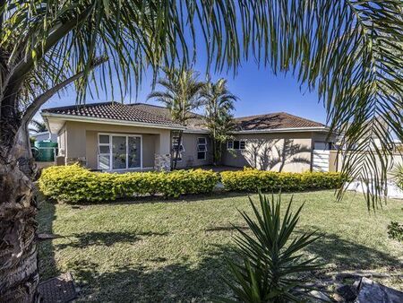 4 Bedroom House in Sunrise on Sea