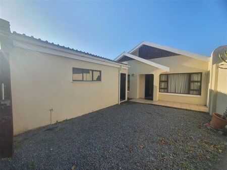 3 Bedroom Townhouse in Beacon Bay