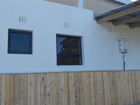 Bachelor apartment in Amalinda