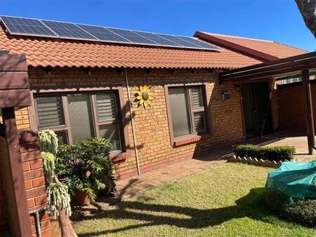 2 Bedroom House in Willow Park Manor