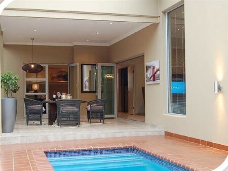 2 Bedroom House in Waterkloof Ridge