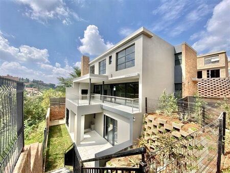 3 Bedroom House in Waterkloof Ridge