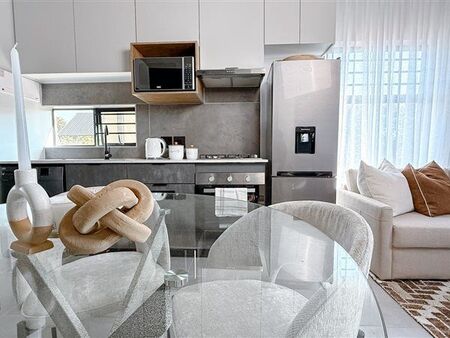 Bachelor apartment in Hatfield