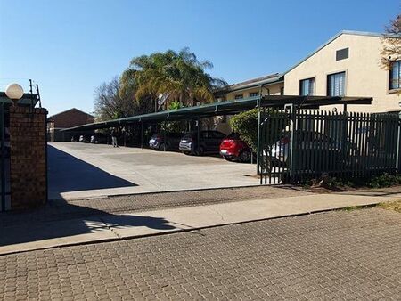 Bachelor apartment in Rietfontein