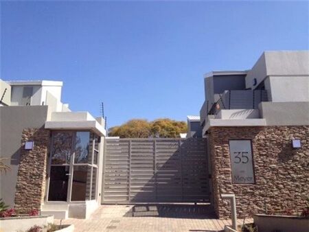 3 Bedroom Townhouse in Oaklands