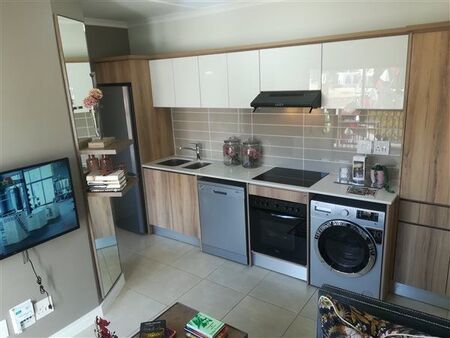1 Bedroom Apartment in Linbro Park
