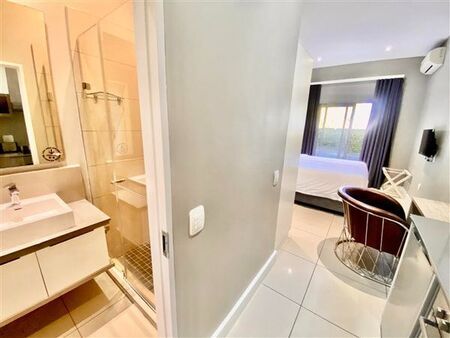 Studio Apartment in Rosebank