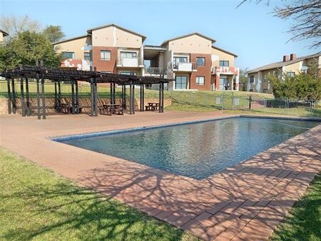 1 Bedroom Apartment in Jackal Creek Golf Estate