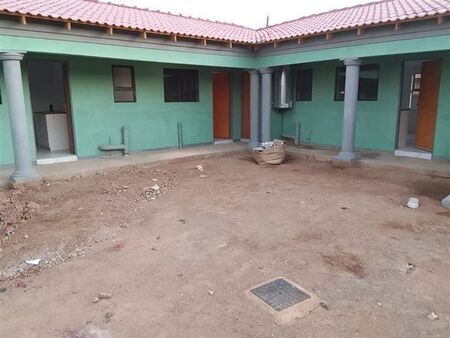 1 Bedroom House in Lenasia South