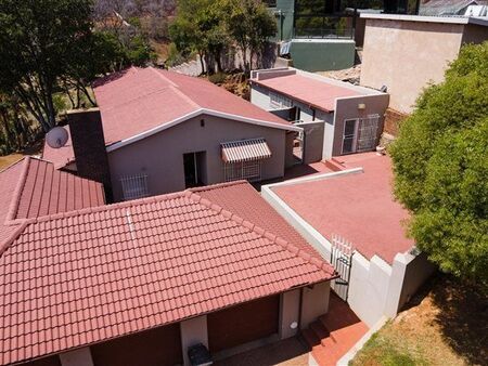 3 Bedroom House in Mondeor