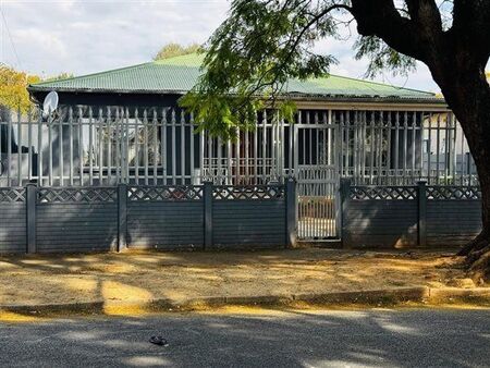 3 Bedroom House in Orange Grove