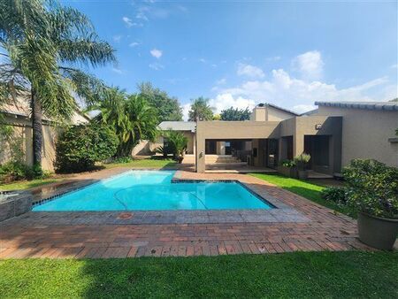 4 Bedroom House in Fourways Gardens