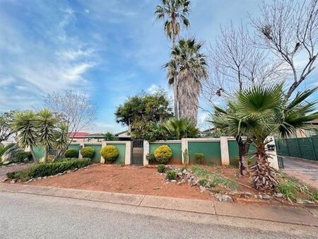 2 Bedroom House in Heuweloord