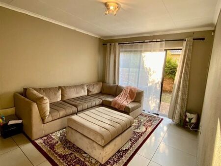 2 Bedroom Townhouse in Heuwelsig Estate